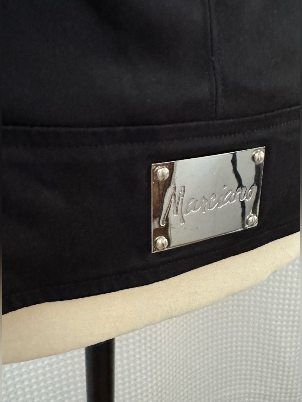 Marciano by Guess Halter sleeveless Black vest size medium - Picture 5 of 11